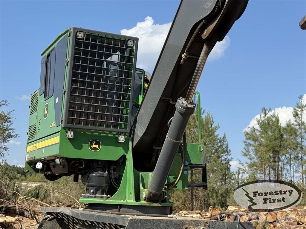 John Deere 437E 鉗式裝載機