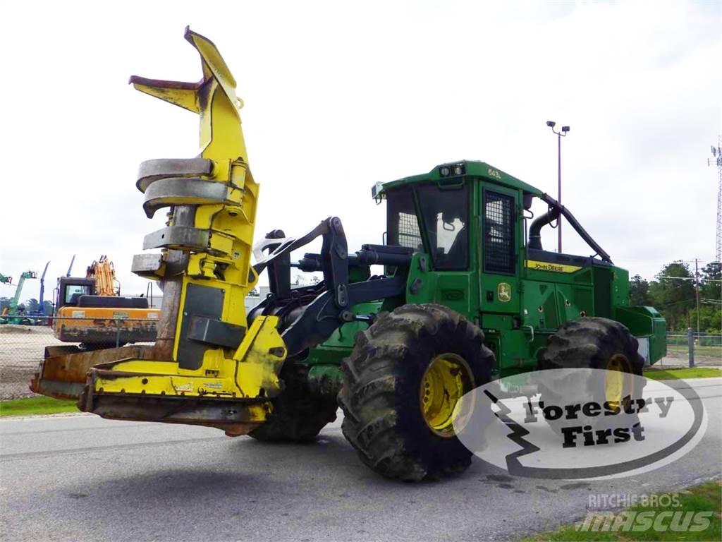 John Deere 643L 伐木歸堆機