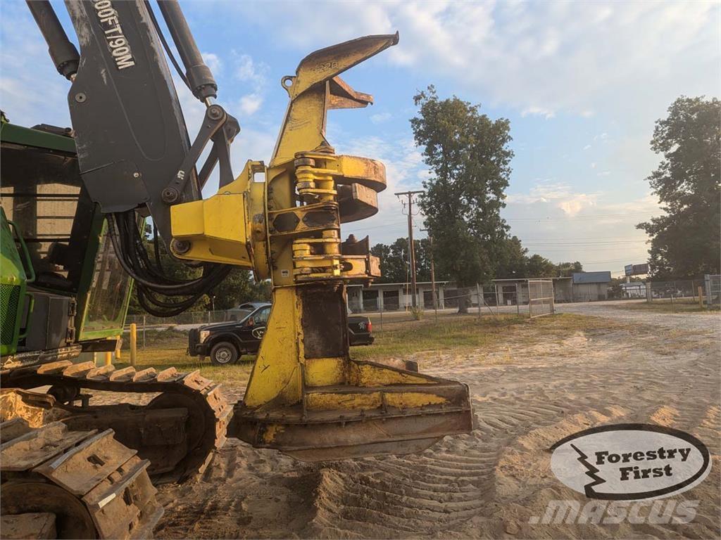 John Deere 853M 伐木歸堆機