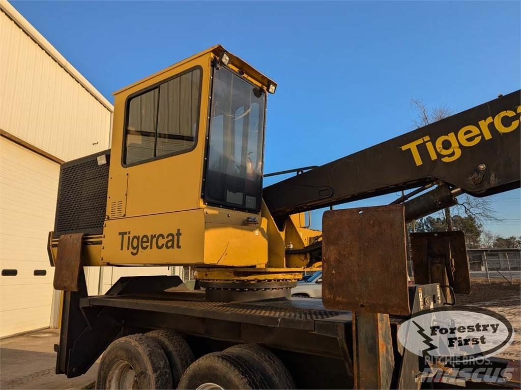 Tigercat 234 鉗式裝載機