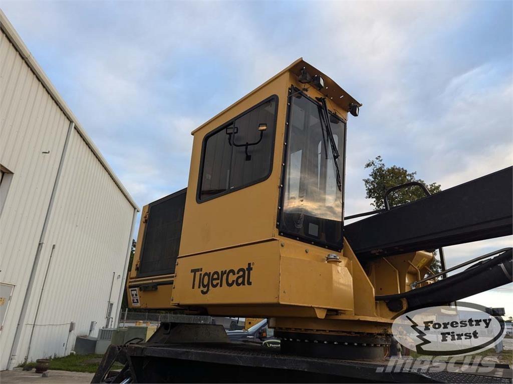 Tigercat 234B 鉗式裝載機