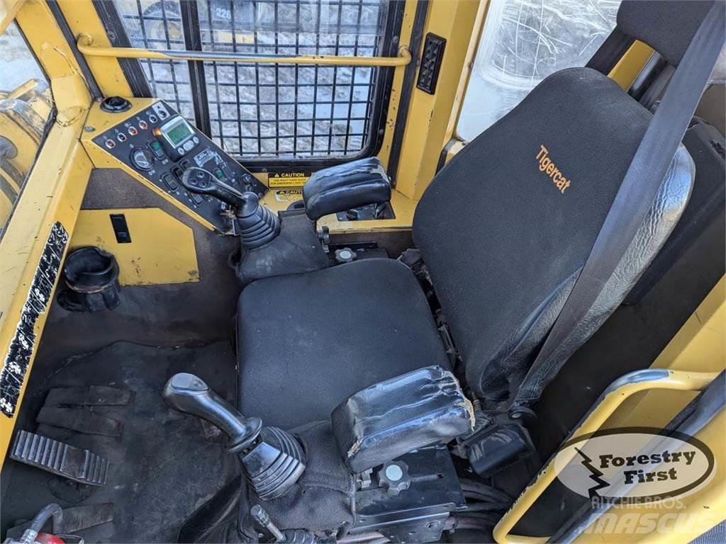 Tigercat 720E 伐木歸堆機