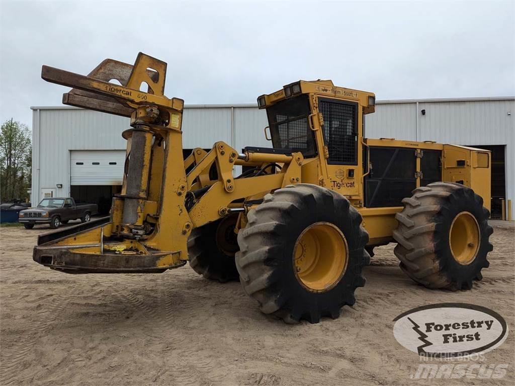 Tigercat 720G 伐木歸堆機