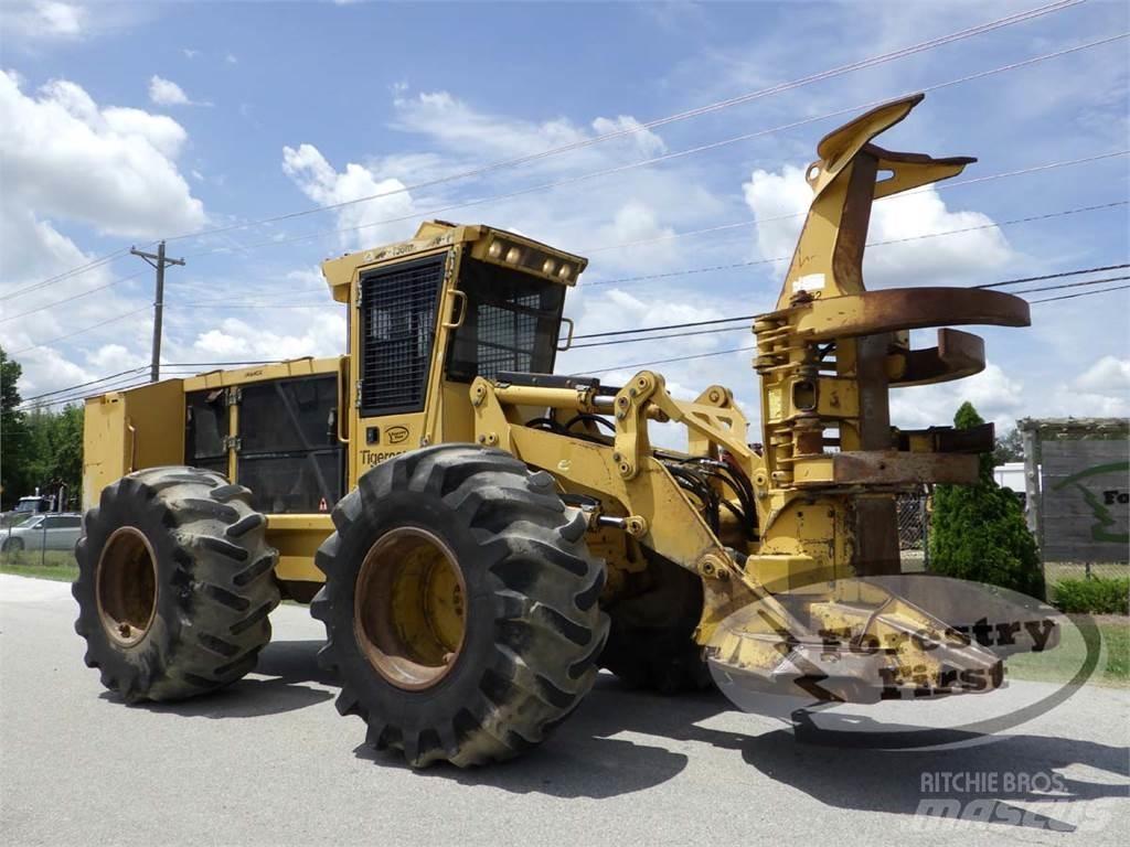 Tigercat 724G 伐木歸堆機