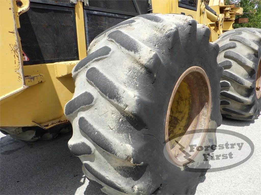 Tigercat 724G 伐木歸堆機