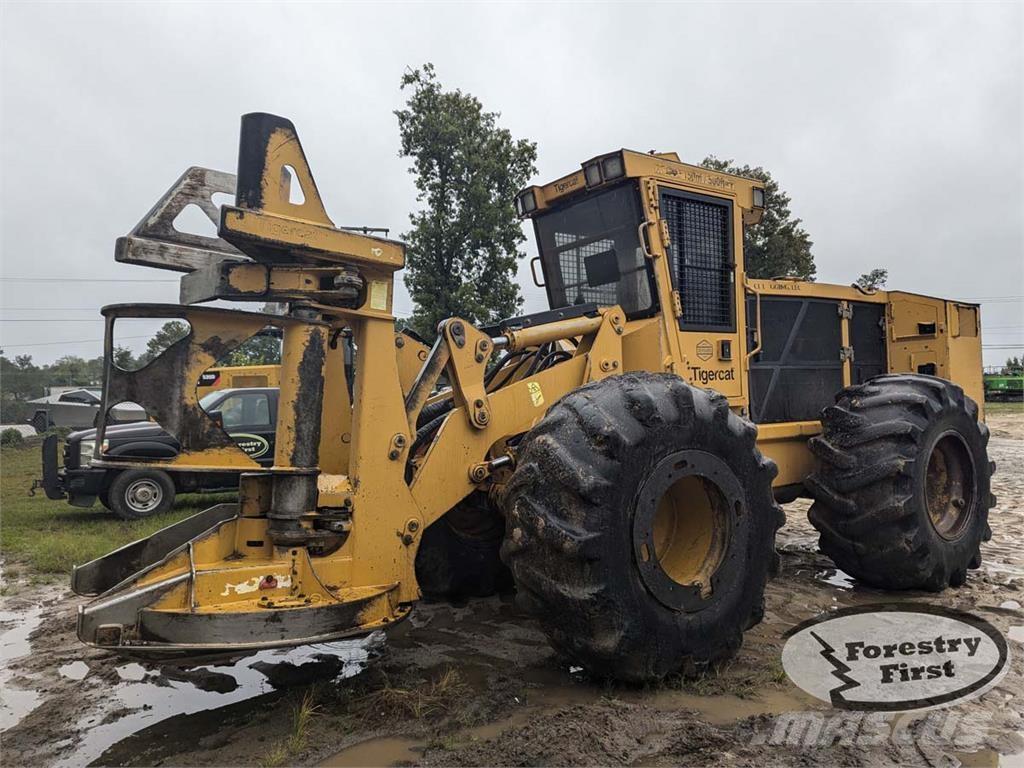 Tigercat 724G 伐木歸堆機