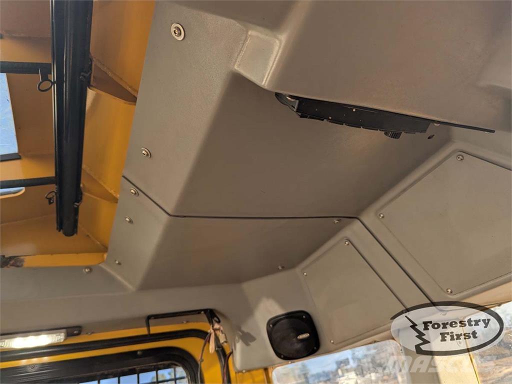 Tigercat 724G 伐木歸堆機