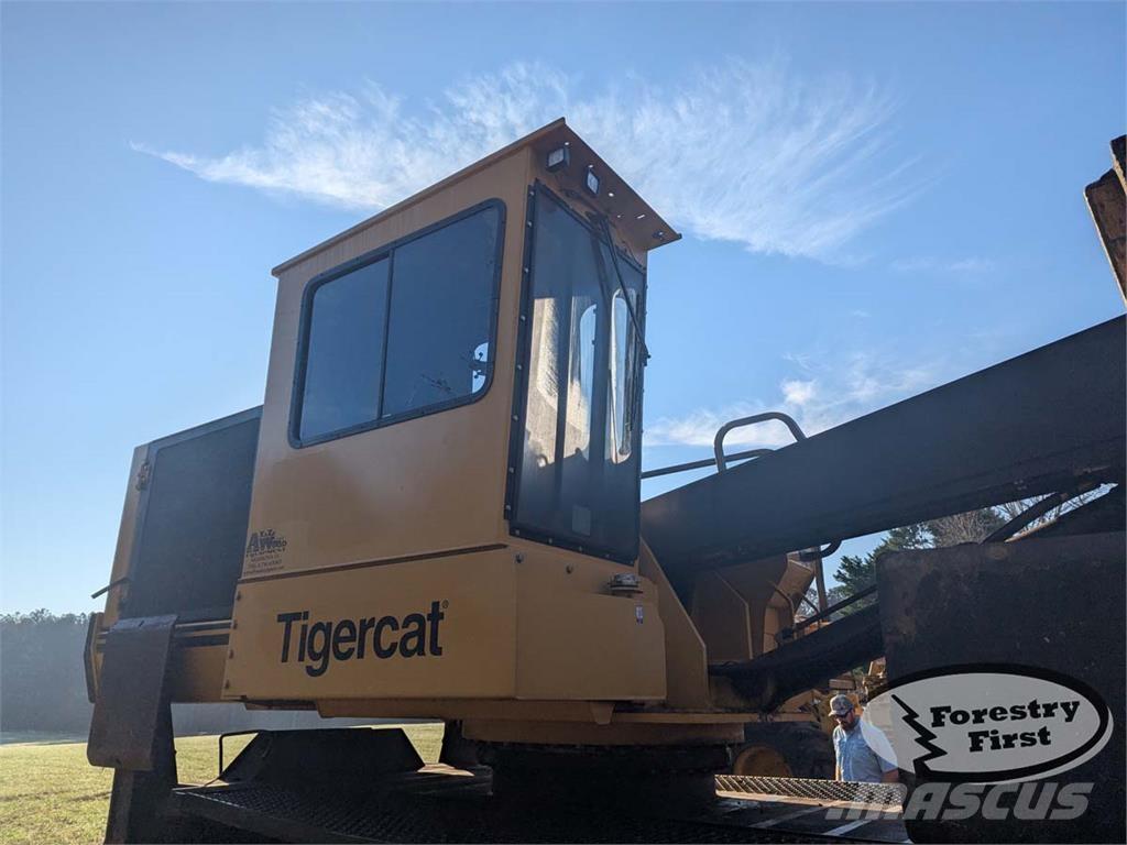 Tigercat 724G 伐木歸堆機