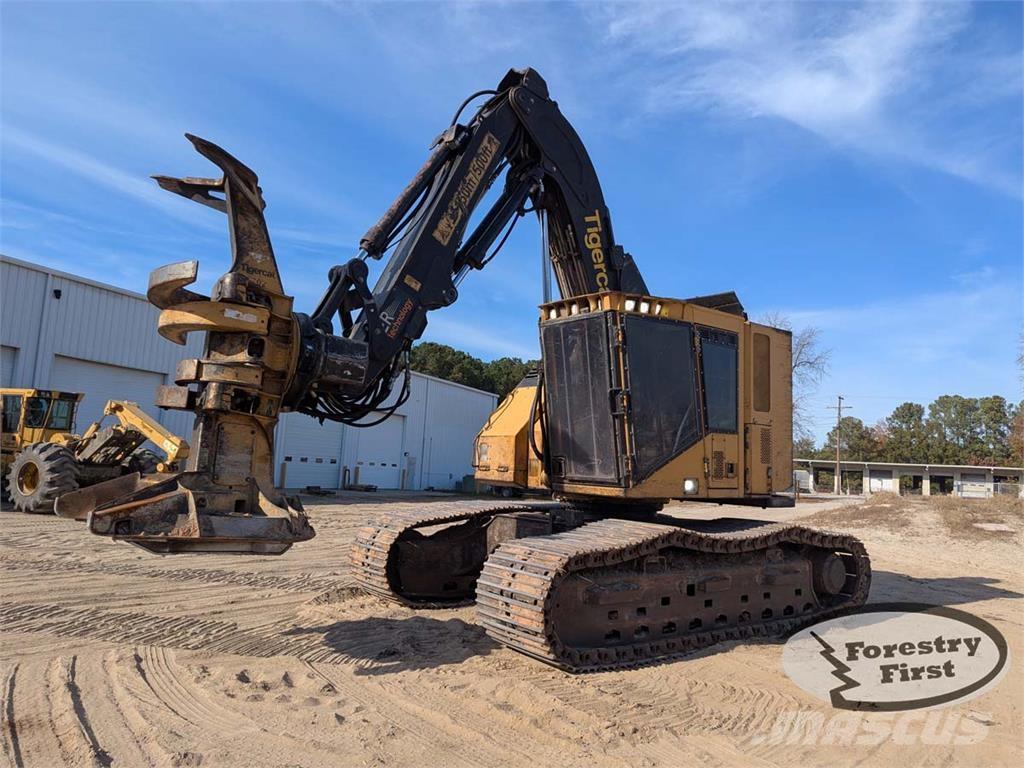 Tigercat 822D 伐木歸堆機