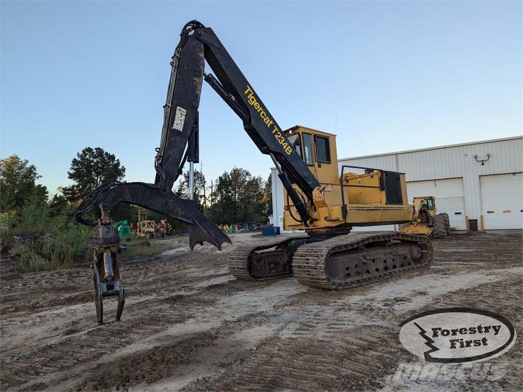 Tigercat T234B 鉗式裝載機