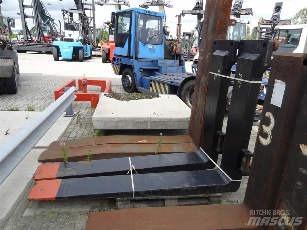 Kalmar DCG330-12 柴油卡車