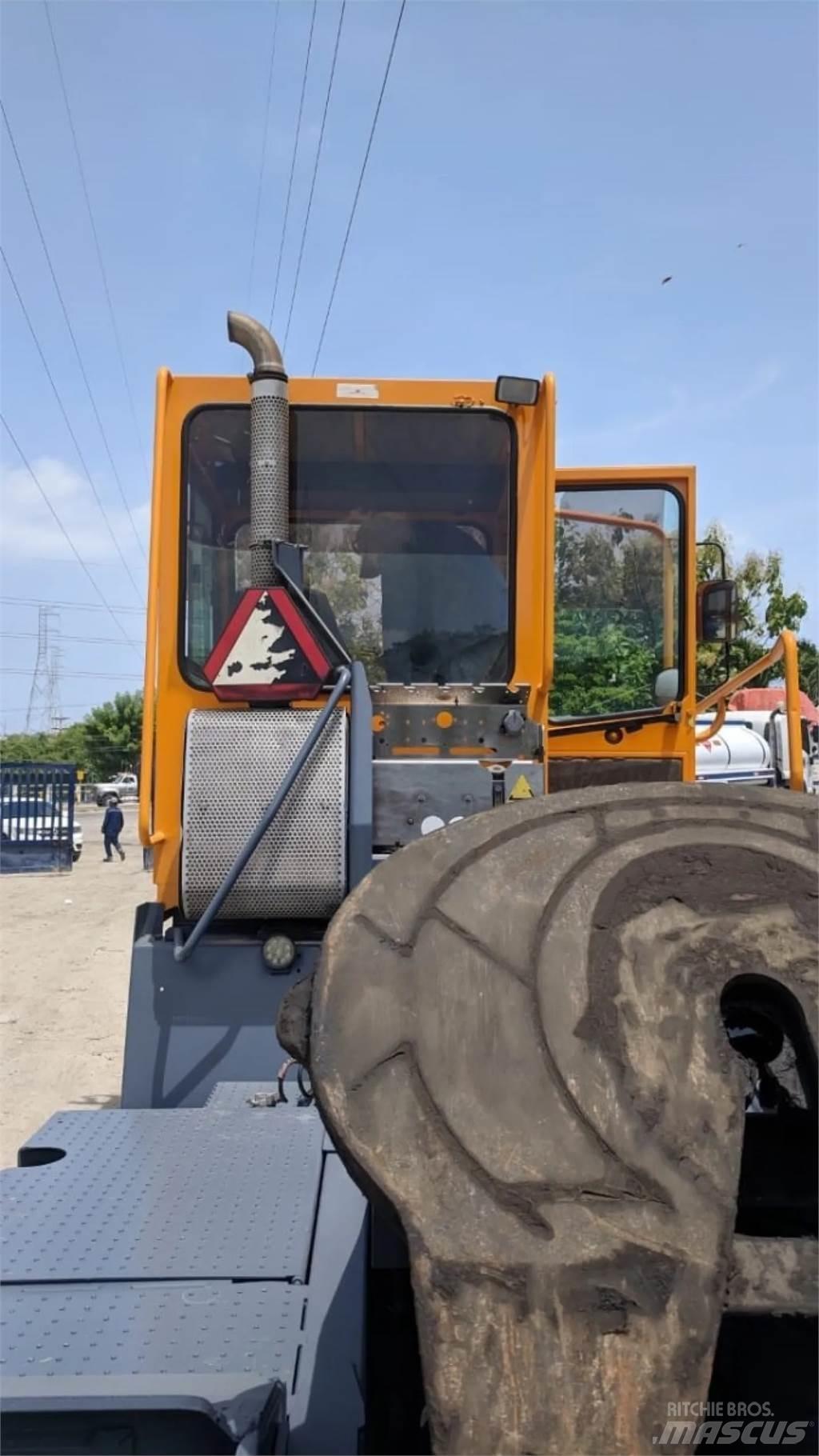 Terberg YT182 終端式曳引機