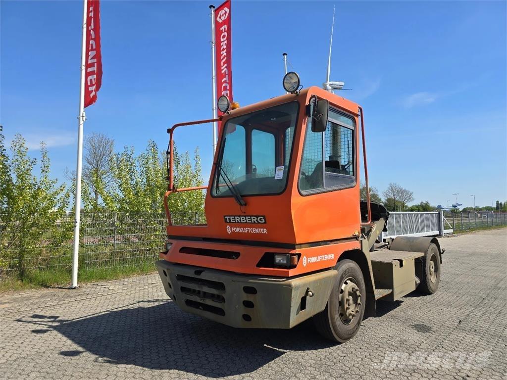 Terberg YT182 終端式曳引機