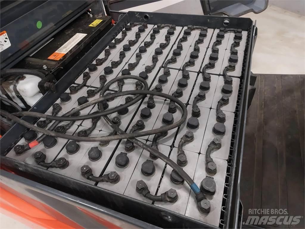 Toyota 8FBMKT25 電動堆高機