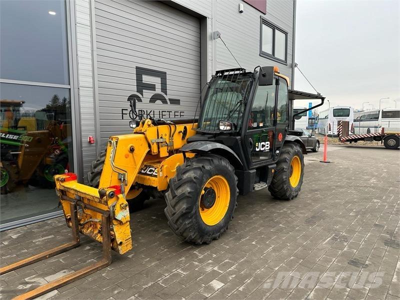 JCB 535-95 伸縮臂操作車