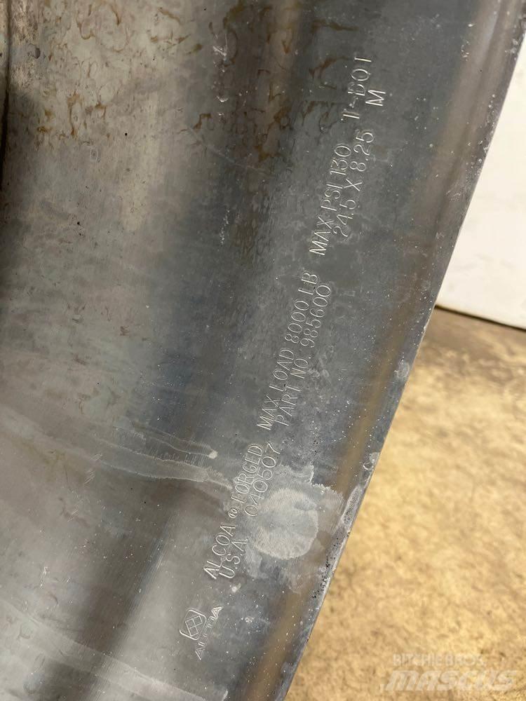 Alcoa  輪胎、車輪和輪圈