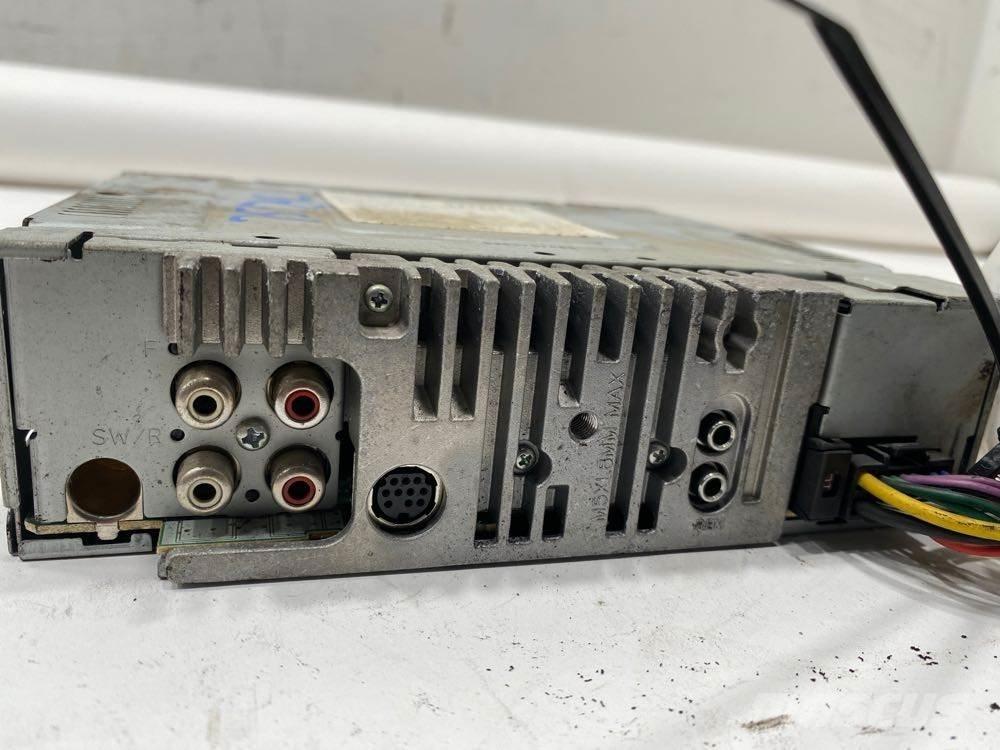  Alpine 電子設備
