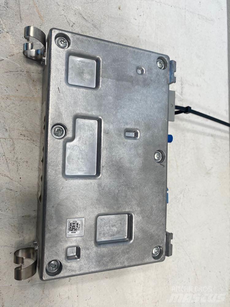 Bosch  駕駛室與內部