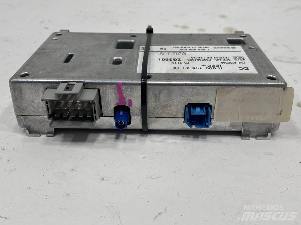 Bosch  駕駛室與內部