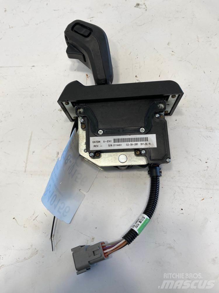 Eaton  電子設備
