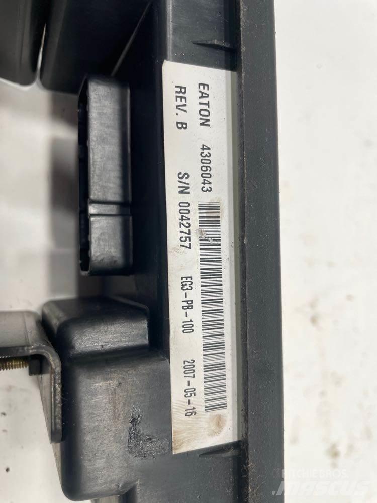 Eaton  電子設備