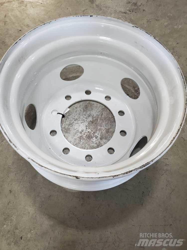 Ford F750 輪胎、車輪和輪圈