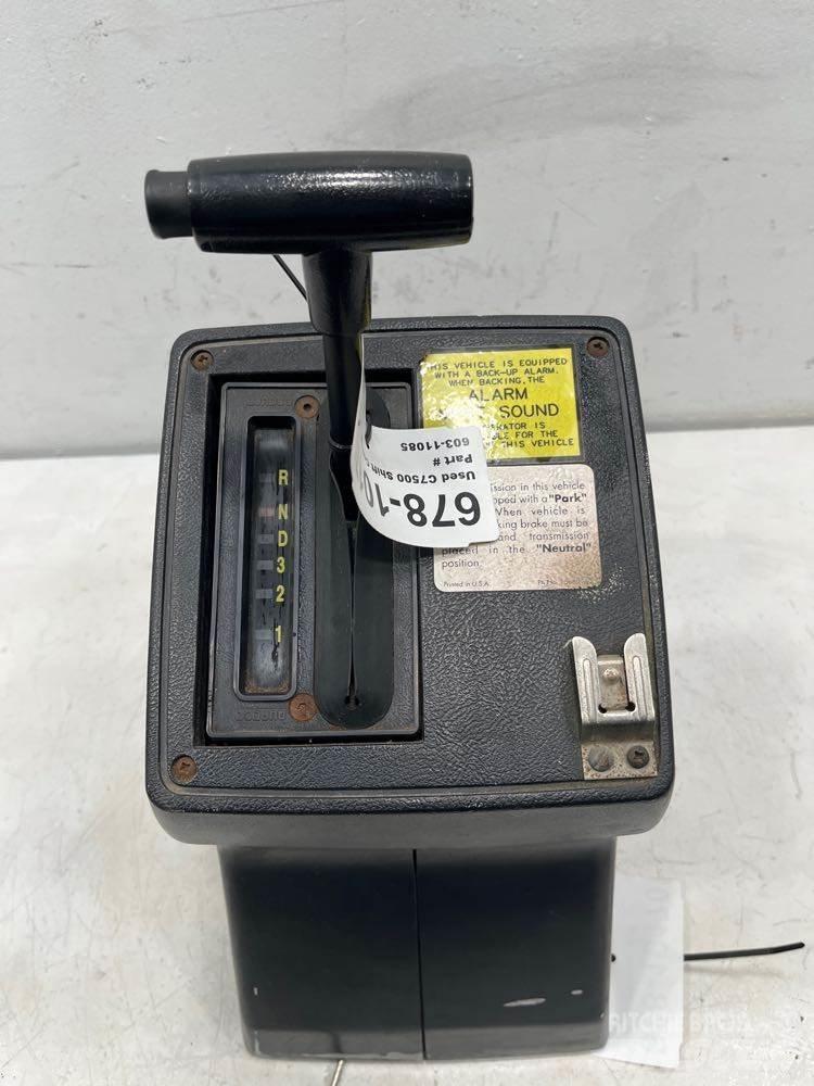 GMC C7500 電子設備