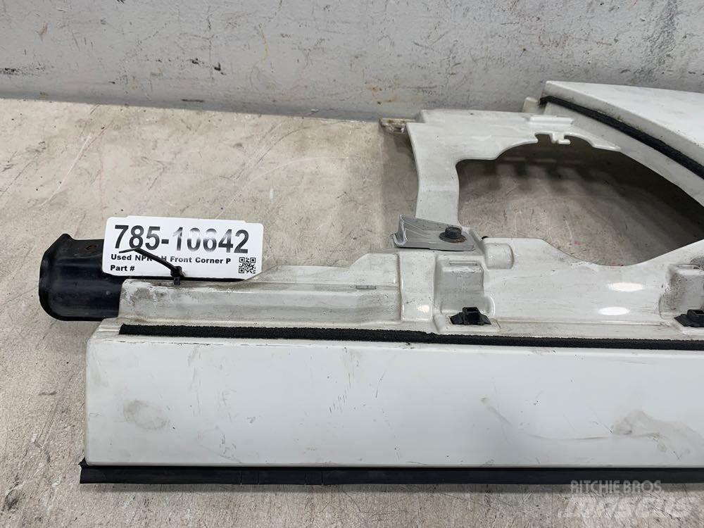 Isuzu NPR 駕駛室與內部