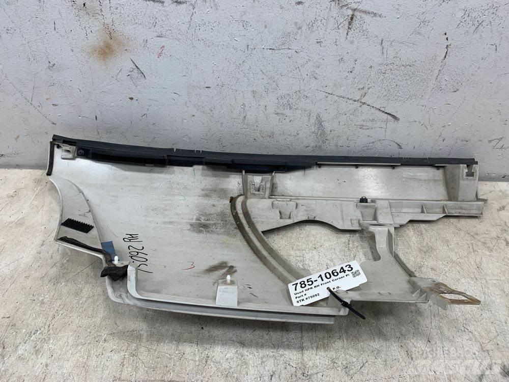 Isuzu NPR 駕駛室與內部