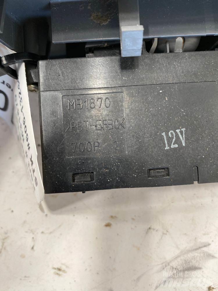 Isuzu NPR 電子設備