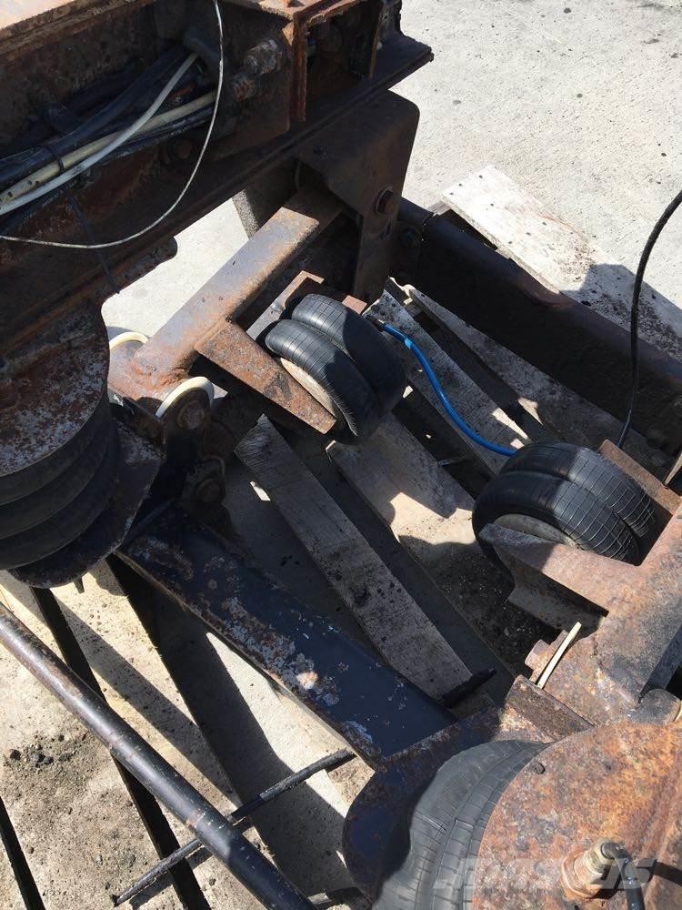  Lift Axle 軸