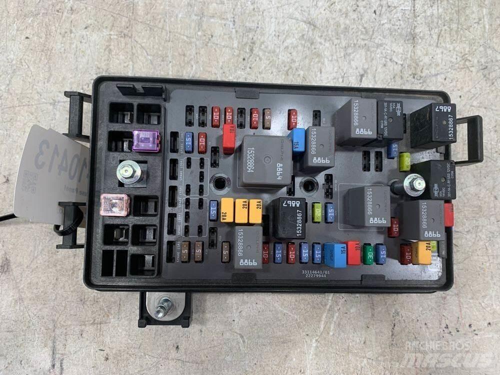 Mack CXU 電子設備