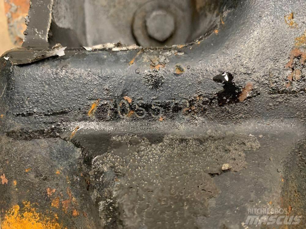Mack RD 駕駛室與內部