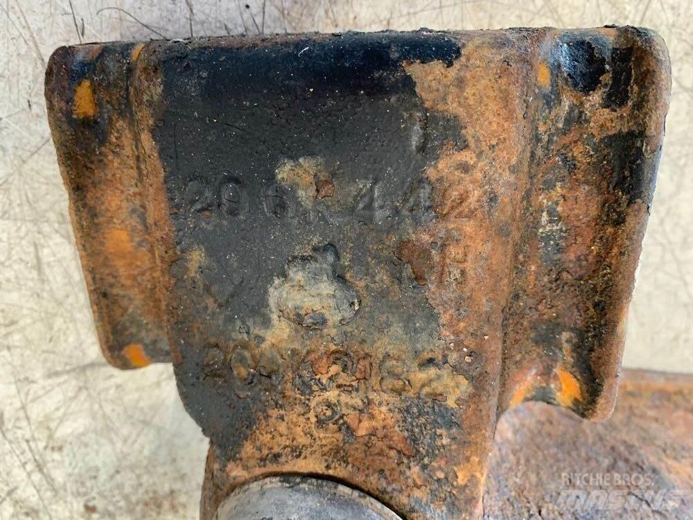 Mack RD680 底盤和懸架