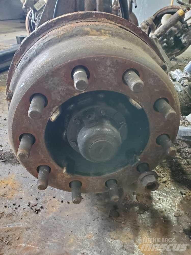 Meritor  軸