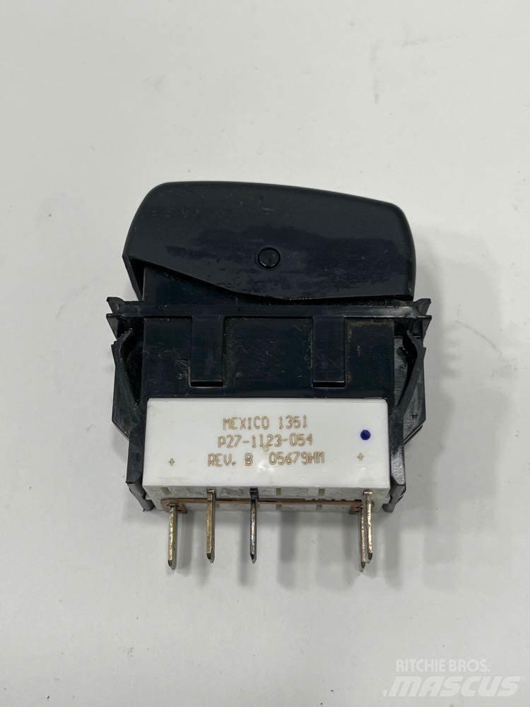 Paccar  電子設備