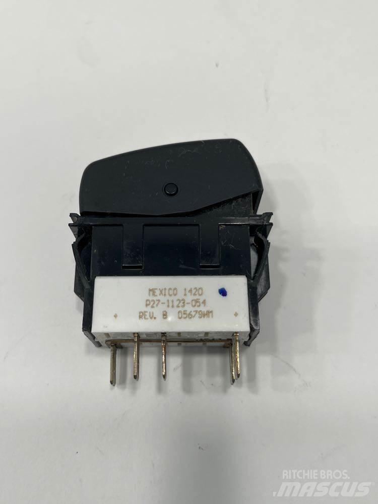 Paccar  電子設備
