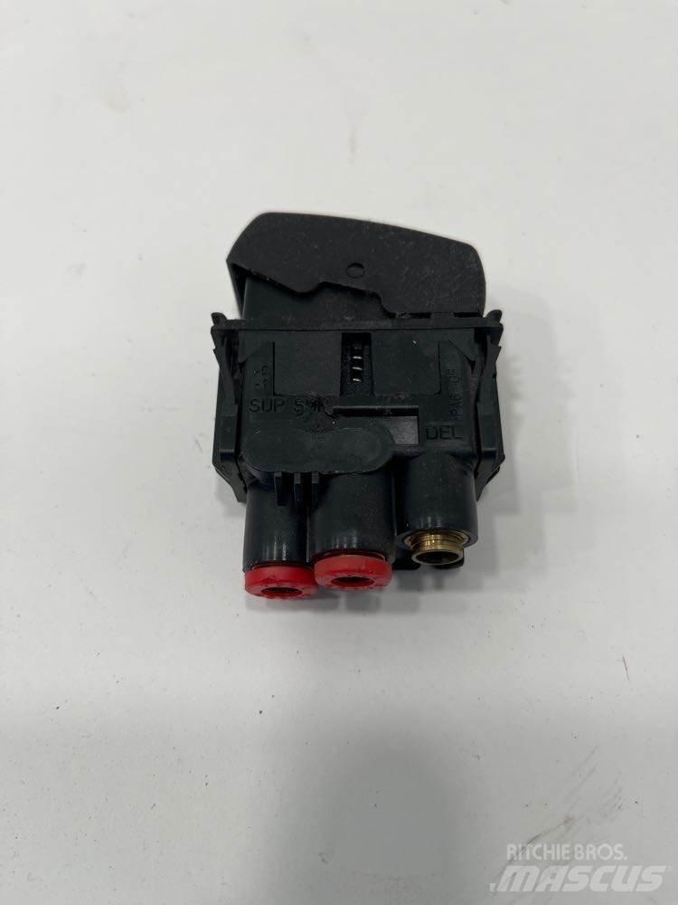 Paccar  電子設備