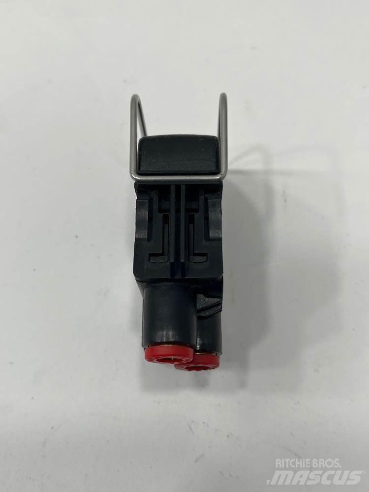 Paccar  電子設備