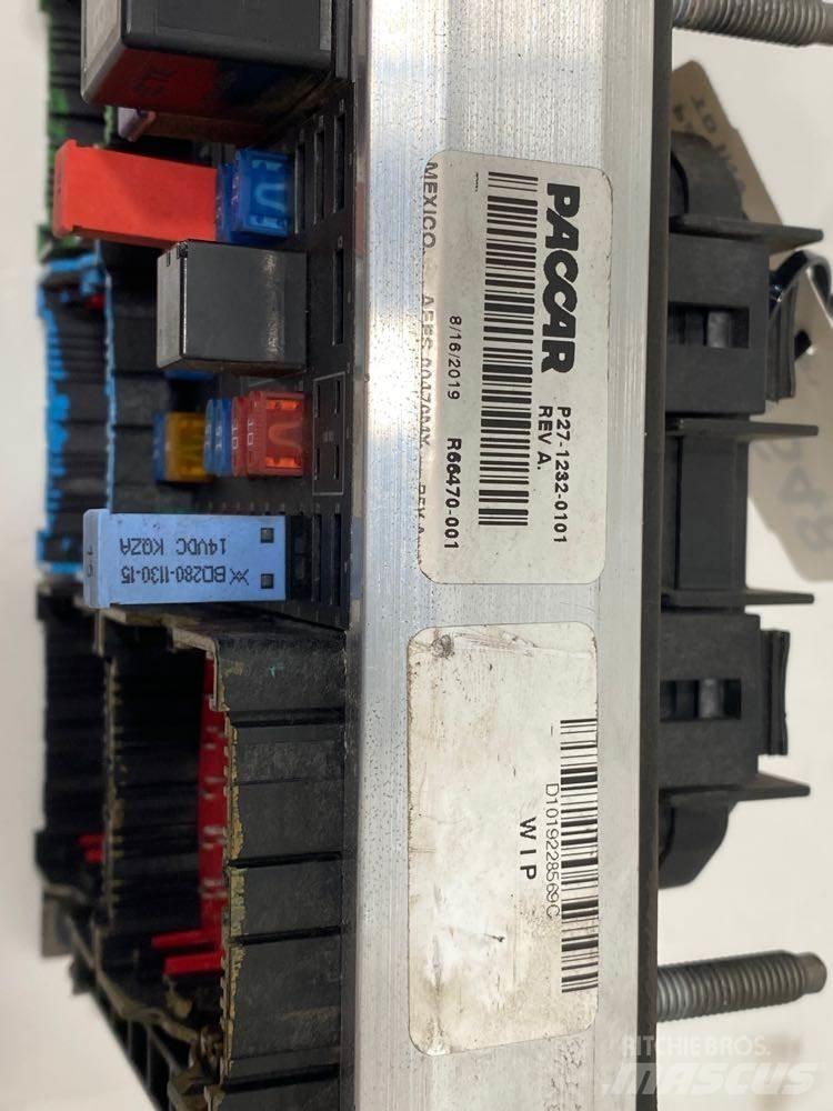 Paccar  電子設備