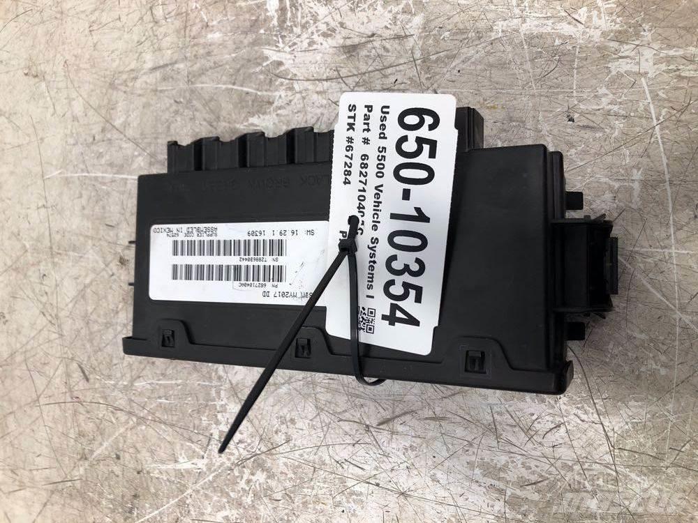 RAM 5500 駕駛室與內部