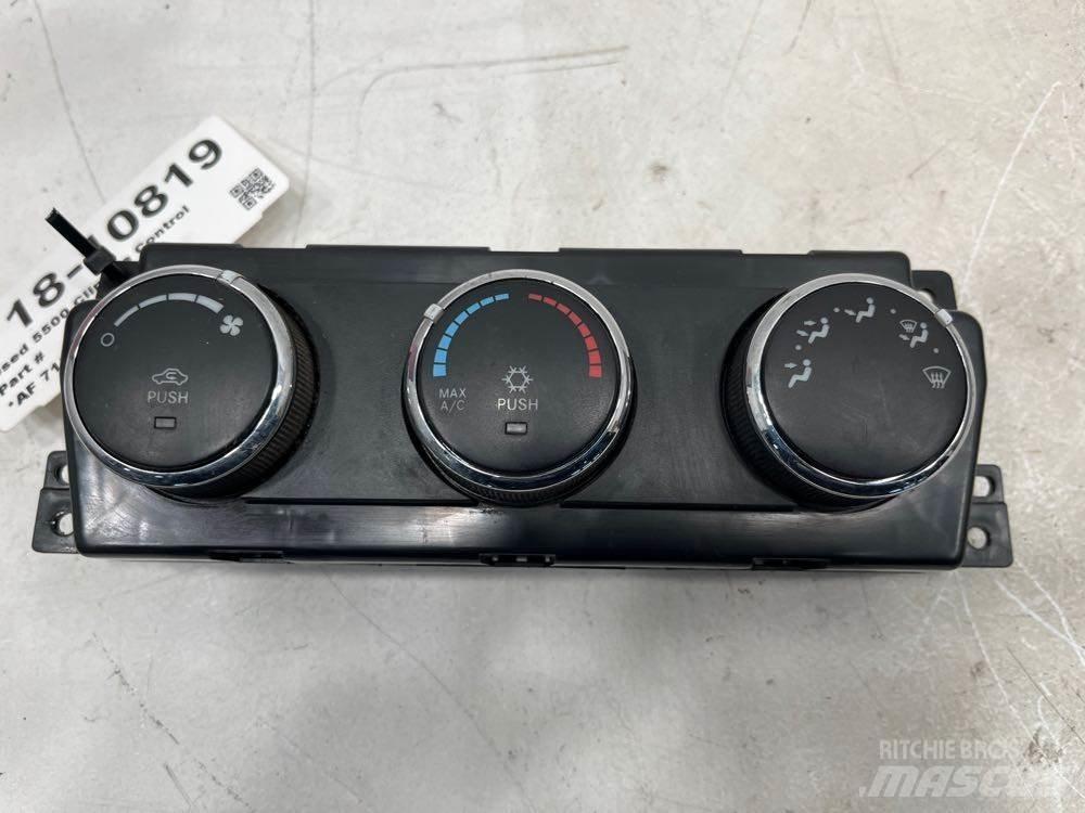 RAM 5500 電子設備