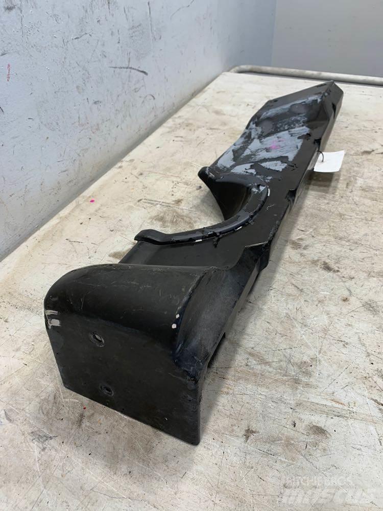 Sterling  駕駛室與內部
