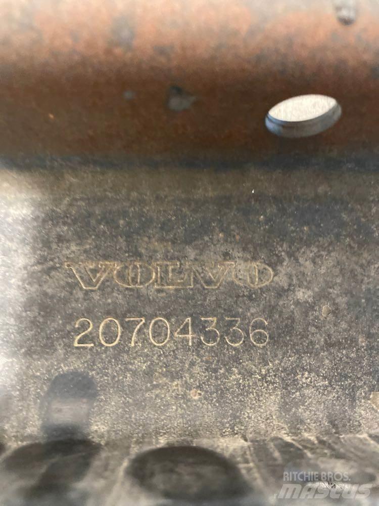 Volvo  駕駛室與內部