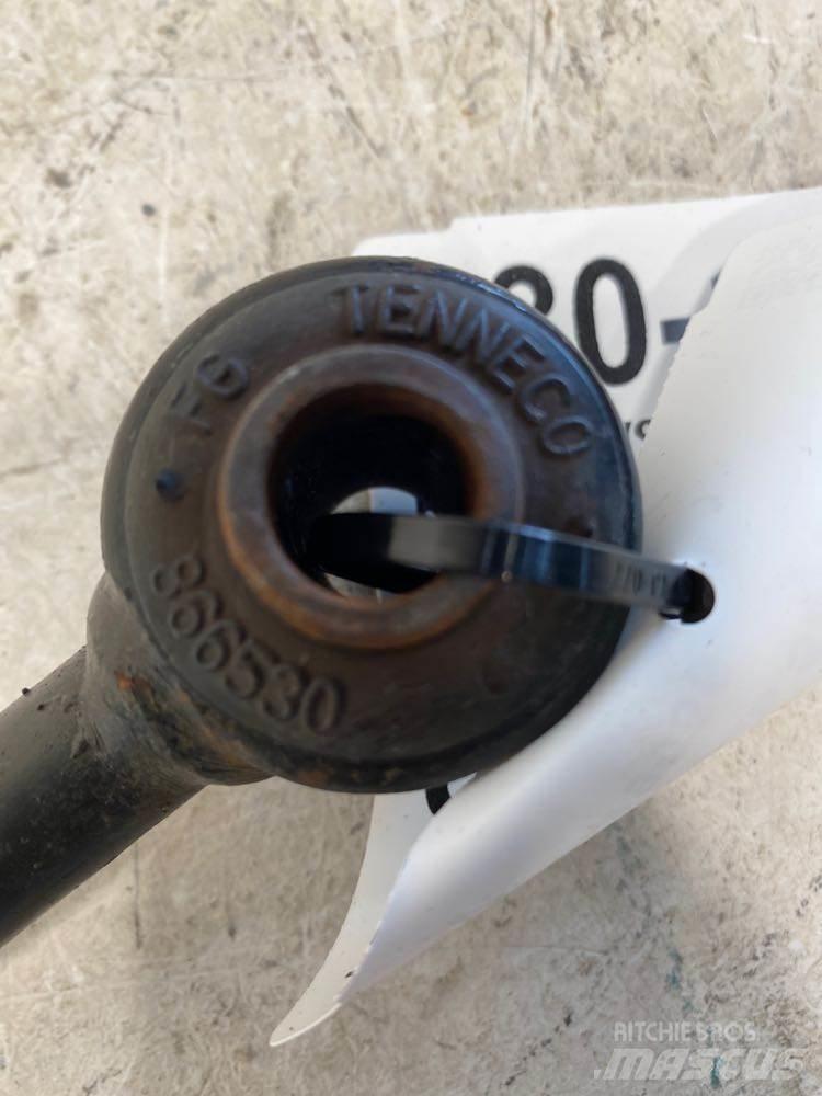 Volvo  駕駛室與內部