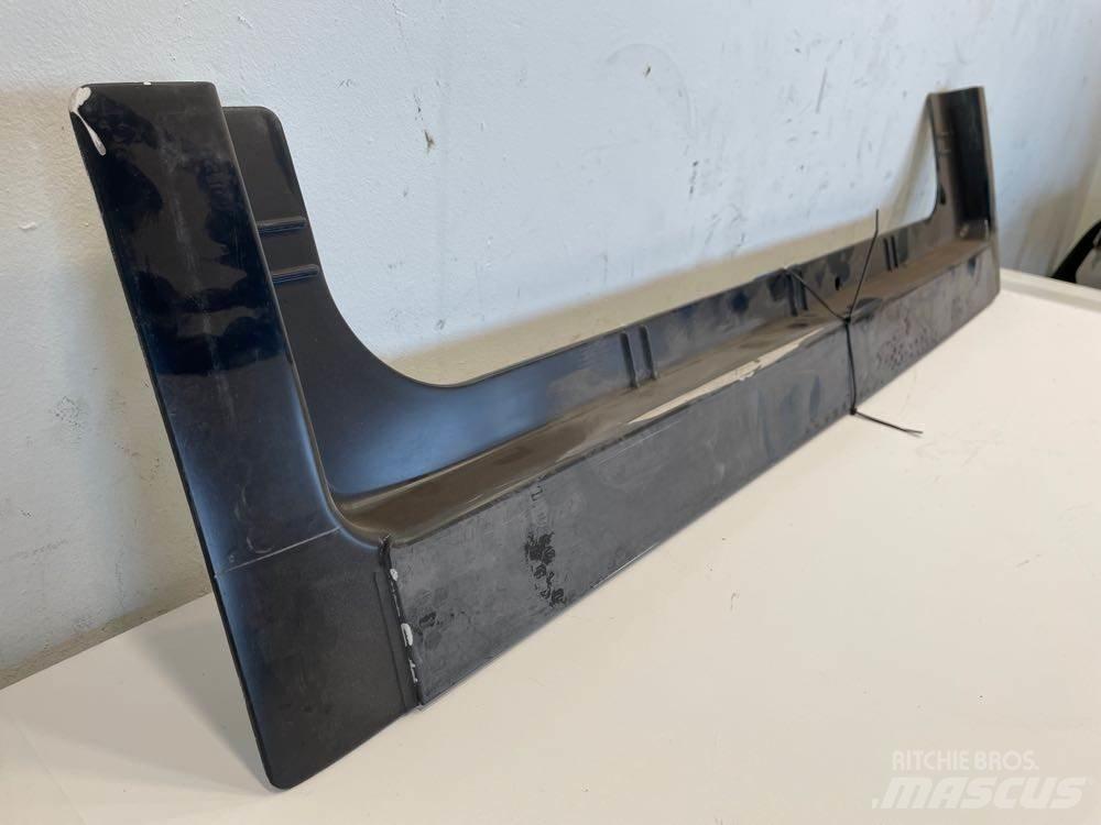 Volvo  駕駛室與內部