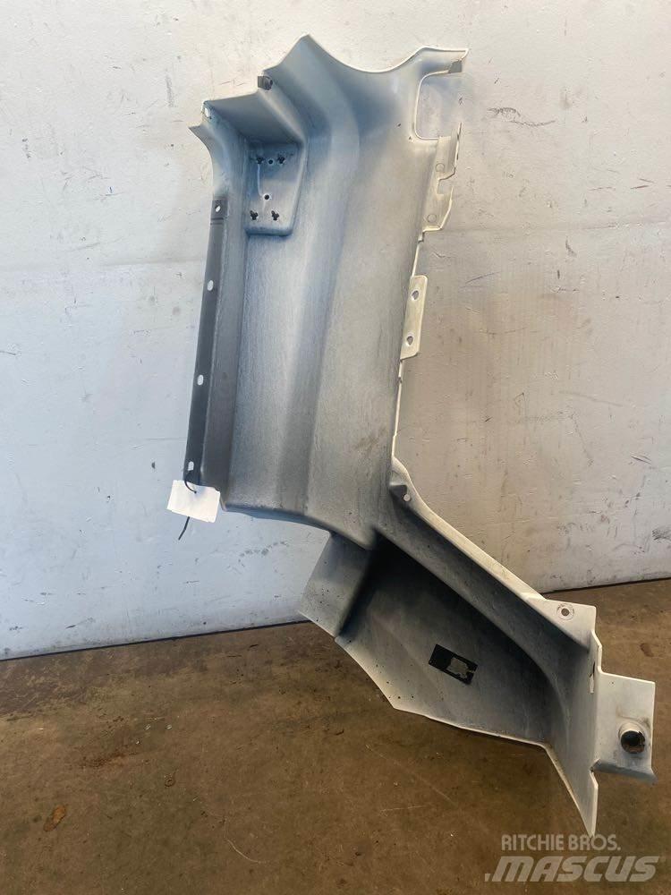 Volvo  駕駛室與內部