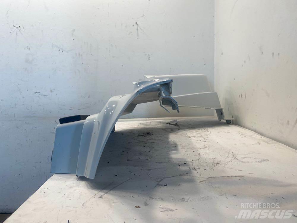 Volvo  駕駛室與內部