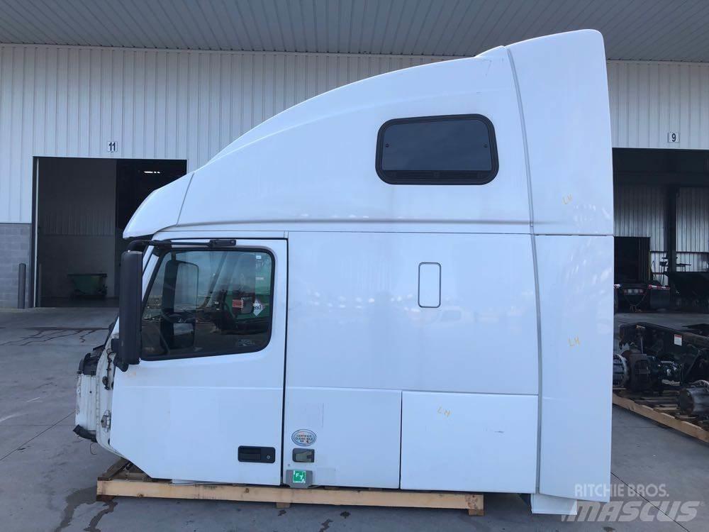Volvo VNL 駕駛室與內部