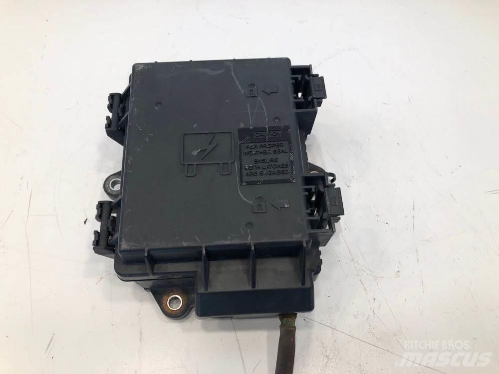 Volvo VNL 電子設備